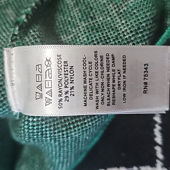 Mock Neck Pullover Sweater Christmas green - Picture 5 of 6